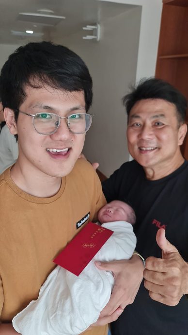 梁志强喜获金孙 梁家班添新成员