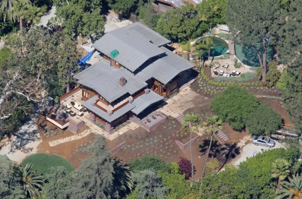 毕彼特超暖！置产供鳏夫邻居免费住到105岁过世