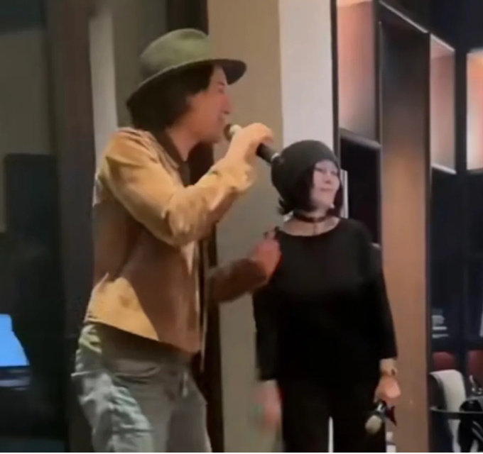 江蕙封麦8年惊喜露面 私约王力宏霍建华唱K