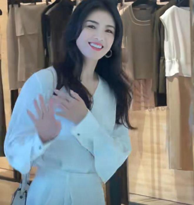 注销公司后近况曝光 刘涛被质疑整容