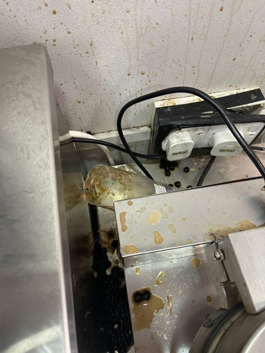 独家|不满饮料订单换人送 送餐员上门怒砸杯