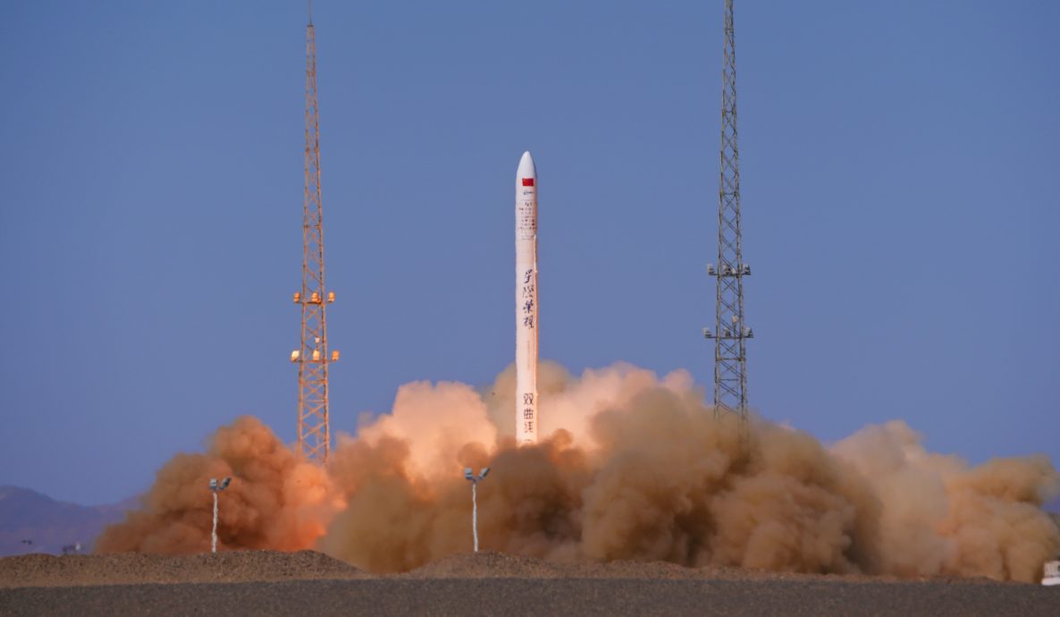 看世界/双曲线一号商业运载火箭复飞成功