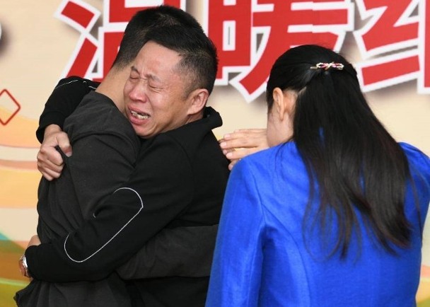 看世界/孙卓被拐案周五开庭 向人贩子索赔580万人民币