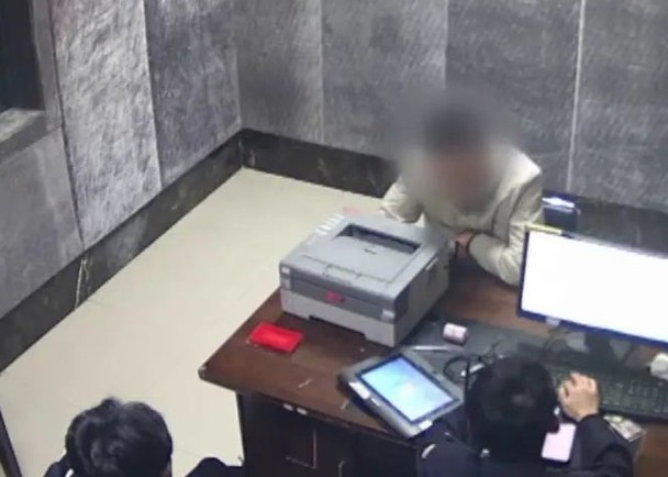 看世界/撞车党专敲诈酒驾司机 8人落网