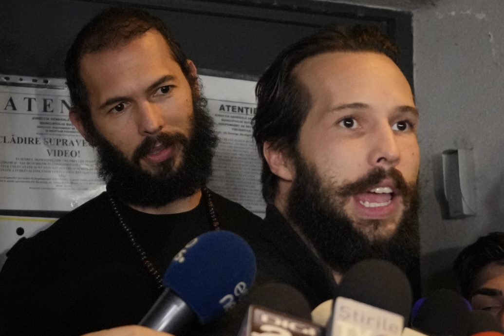 看世界/网红安德鲁泰特涉性侵 在罗马尼亚居家软禁