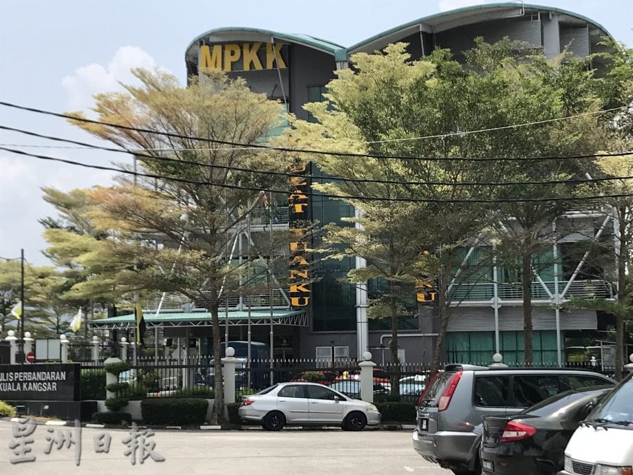 祖卡奈:落实电子多功能商业执照系统 江沙县5千商铺受促配合