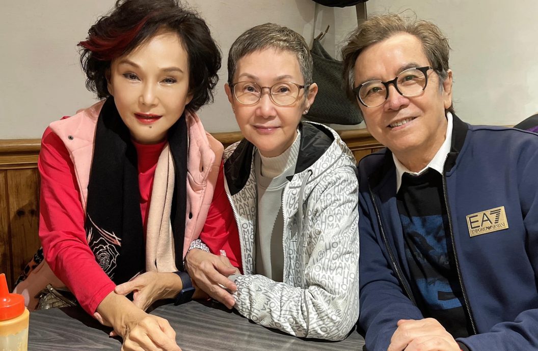 秦祥林满头白发返台 网赞还是帅哥