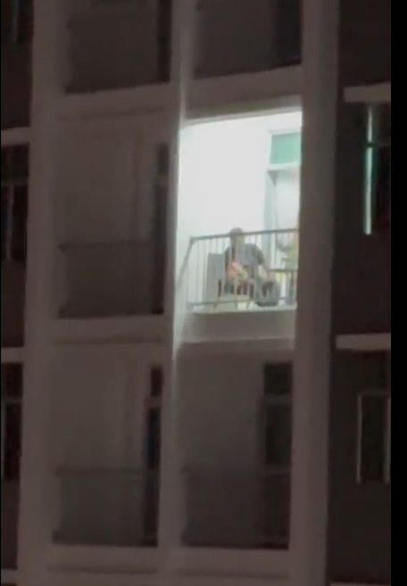 组屋阳台燃放鞭炮 怡警追查涉及者