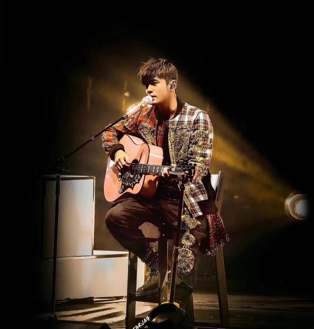 网曝周杰伦赌场老手 被目击1晚输掉720万