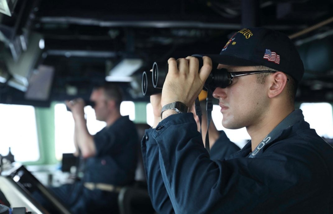 美军导弹驱逐舰米利厄斯号穿越台湾海峡 画面曝光