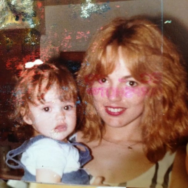 美国队长旧爱米卡凯莉  惊曝17岁被迫拍性爱影片