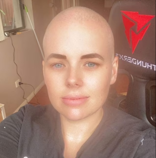 背痛误为经期靠班纳多止痛 34岁妈撑一年死于罕见血癌