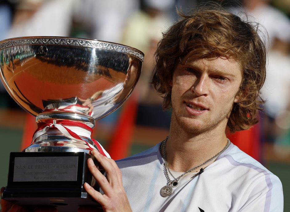 蒙特卡洛网球大师赛|3闯决赛终于如愿 卢布列夫首称霸大师赛