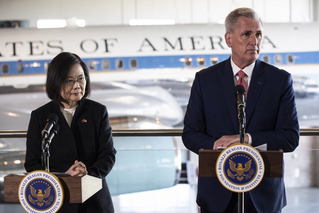 蔡英文会见麦卡锡 北京4机构发声明反击