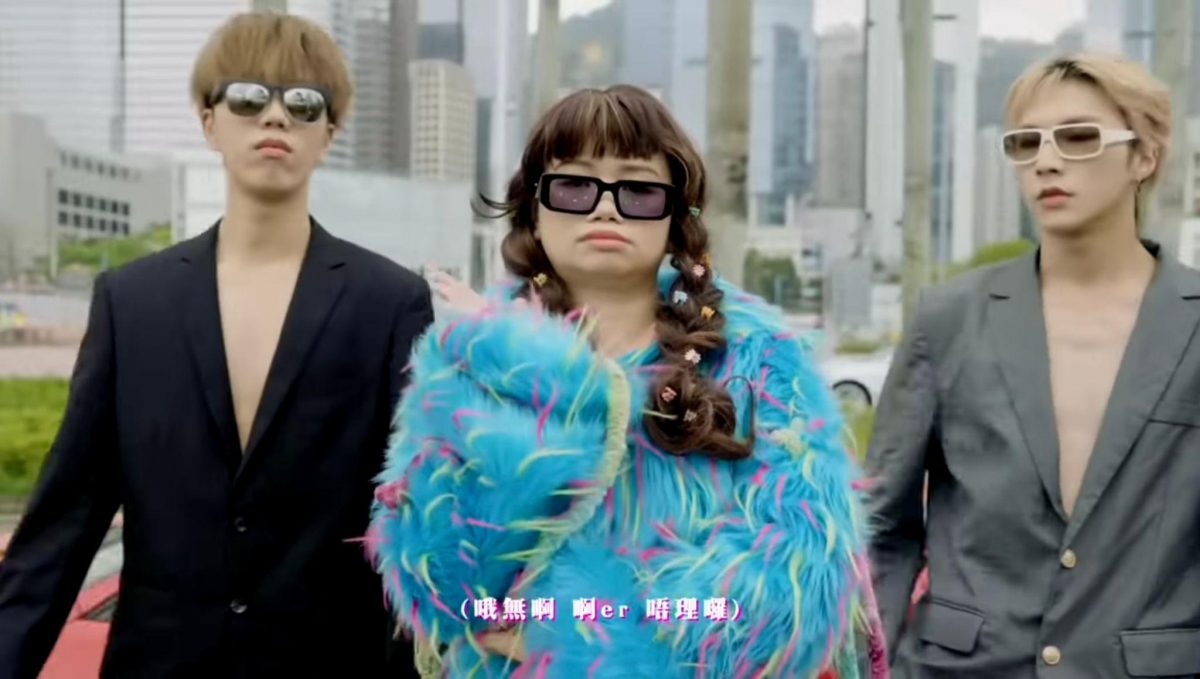 薛影仪MV清明节上架点击逾33万 网笑“祖先显灵”