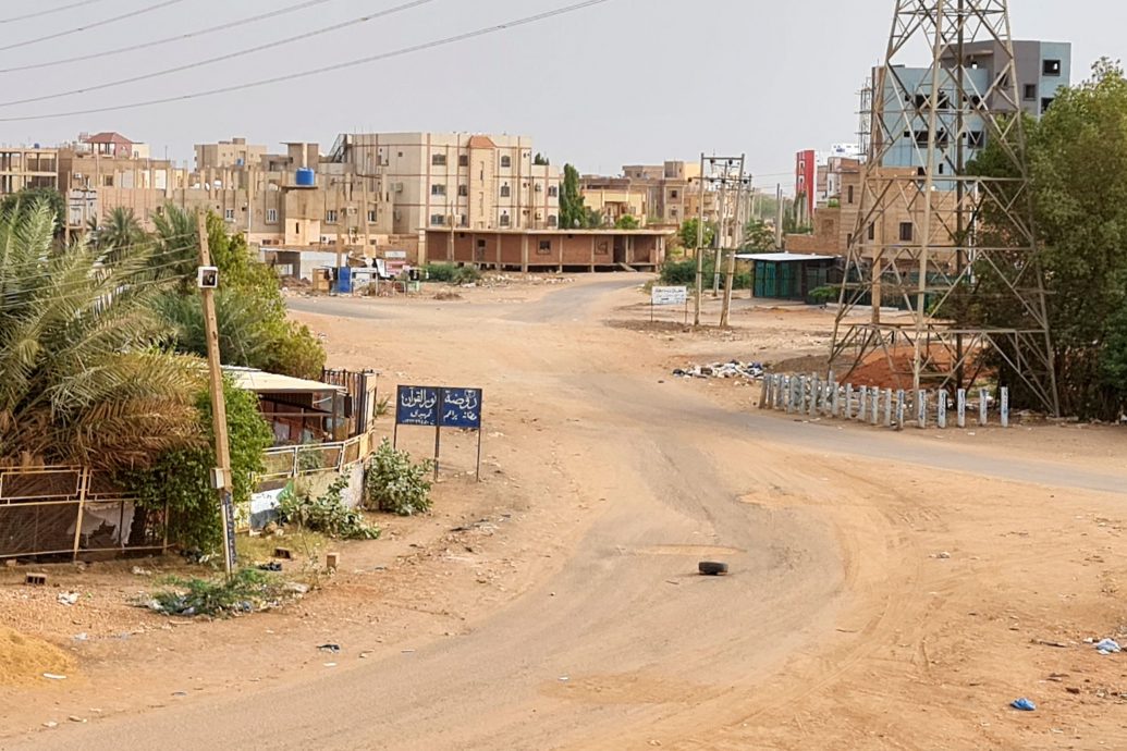 街上弥漫尸臭味! 英国学生逃离苏丹:野狗都在啃尸体