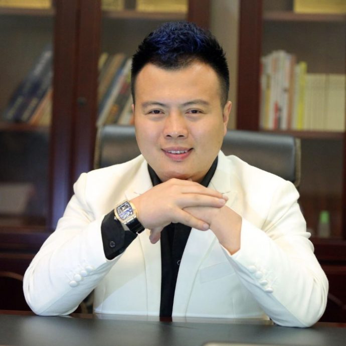 被指精神传销　成功学大师杨涛鸣涉诈骗落网