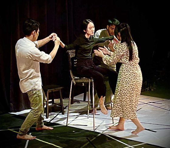 西北孤鸟／沉郁狂躁怪诞玄妙──赏析《重新开始》	