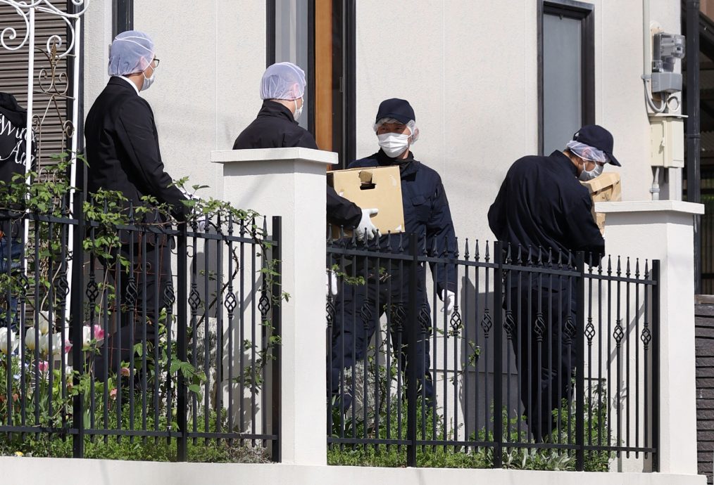 要下JAPAN POLITICS CRIME EXPLOSION KISHIDA:Police search home of suspect who threw explosive device at Japanese PM Kishida