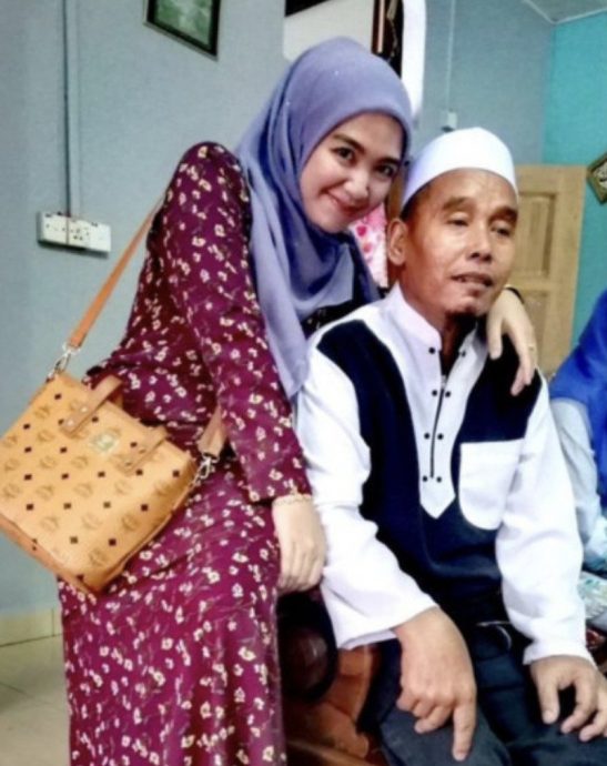 视频|女子伤心父亲开斋节前走了  “他说无需再吃药竟是遗言”