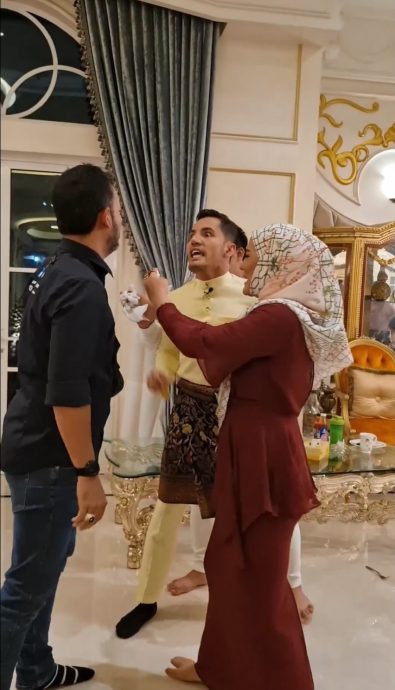 视频|拍摄节目打破40万花瓶 富商与演员扭打成团