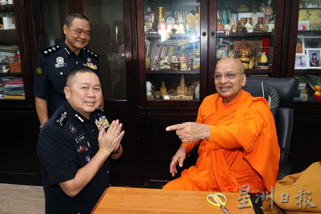 警察日年度活动 逾百华裔警官锡兰佛寺祈福