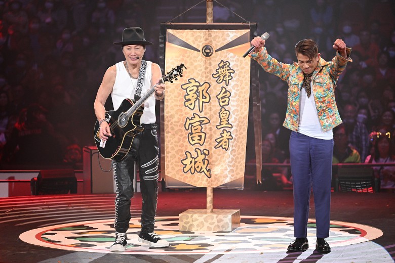 许冠杰赞舞台皇者 郭富城紧张脚软