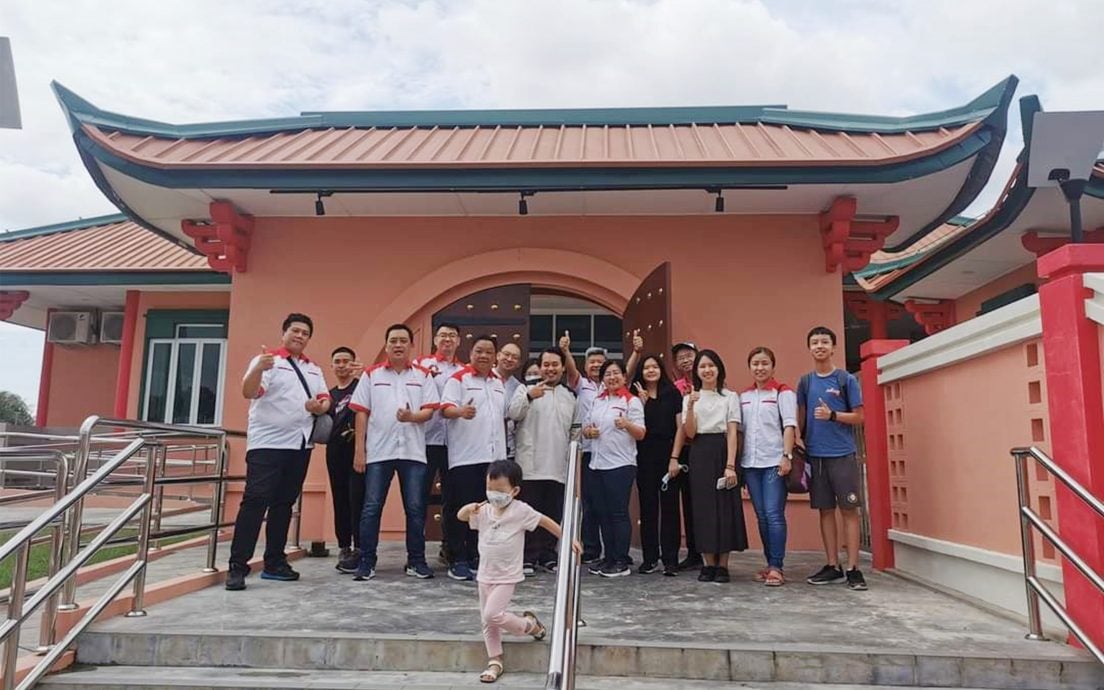 访砂与部长市长交流 嘉联青推广数学金杯赛