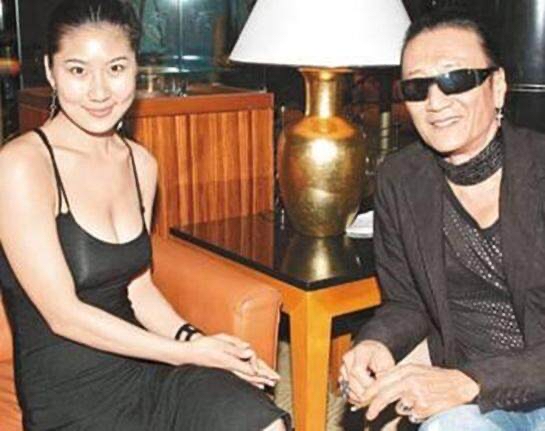 谢贤12年柏拉图爷孙恋 付千万分手费给小女友