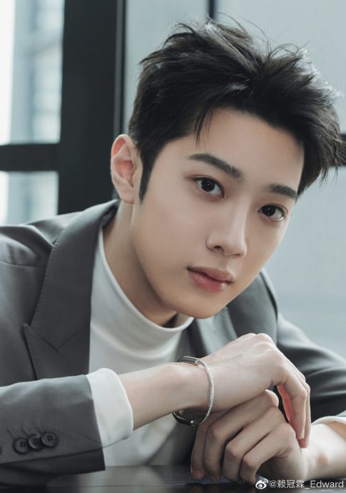 赖冠霖发福照撞脸他 网崩溃男神成路人