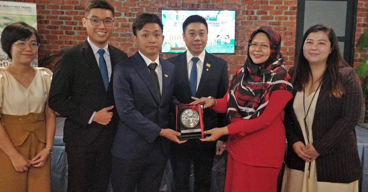 近打国际青商会举办“霹雳小集市”