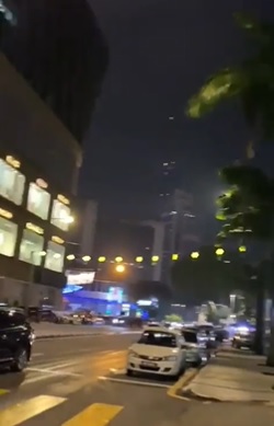 违例泊车被锁轮、被涂鸦“没脑” 司机录影上网反被骂