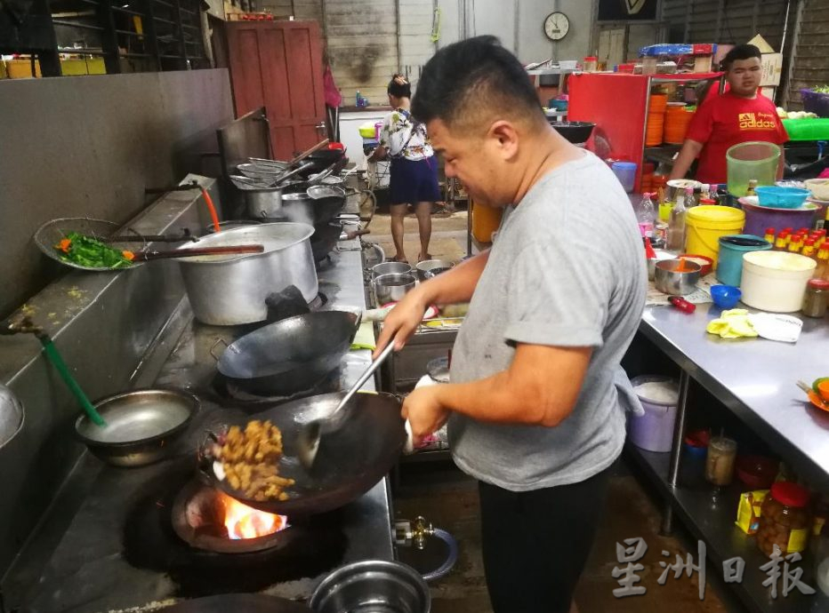 连假游客多 海鲜缺