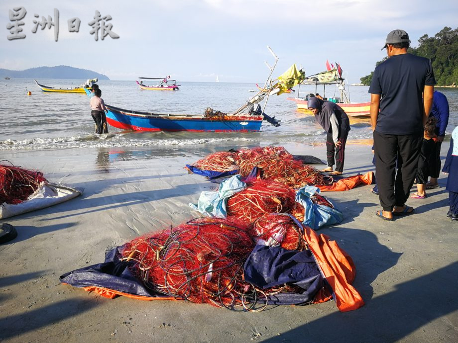 连假游客多 海鲜缺