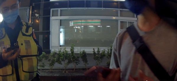 通缉犯百公里会女网友 路边痴等傻笑被捕