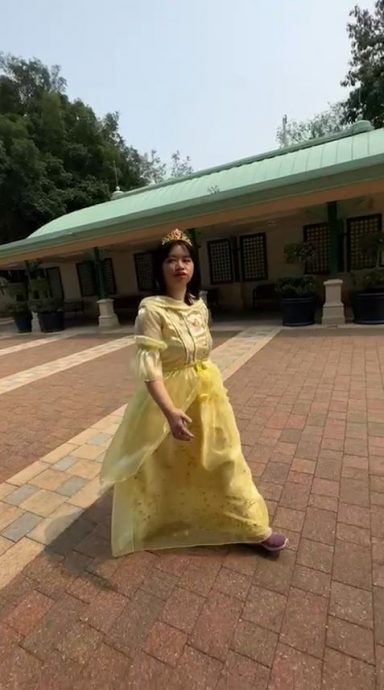 阿仪扮公主触犯规例 被拒入迪士尼