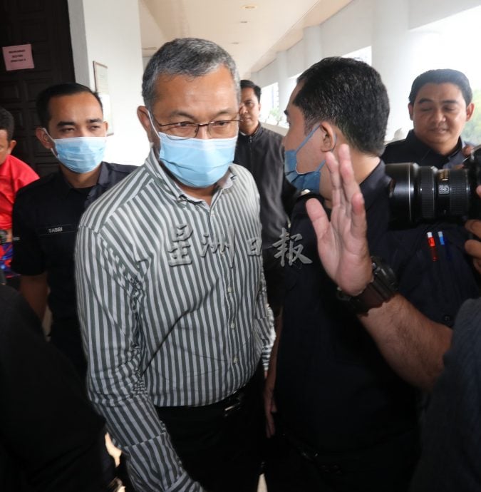 阿兹兰被控105万洗黑钱