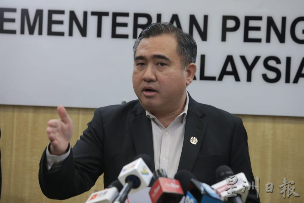 陆兆福反驳依斯迈“婚姻论” “别天天盼政府分裂”