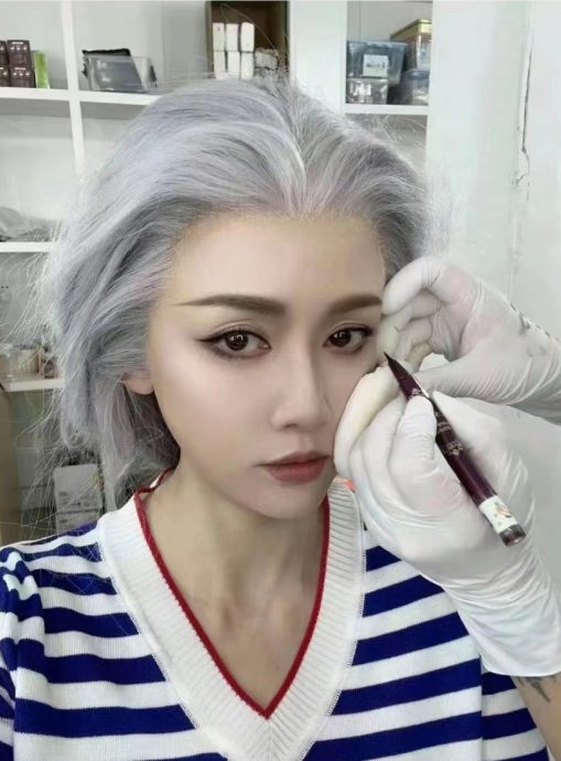  陈乔恩古装造型大翻车  网毒舌：去整型了？