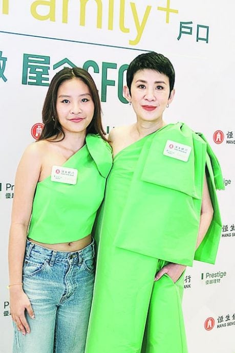 陈是知拍广告正式出道 吴君如当女儿经纪人