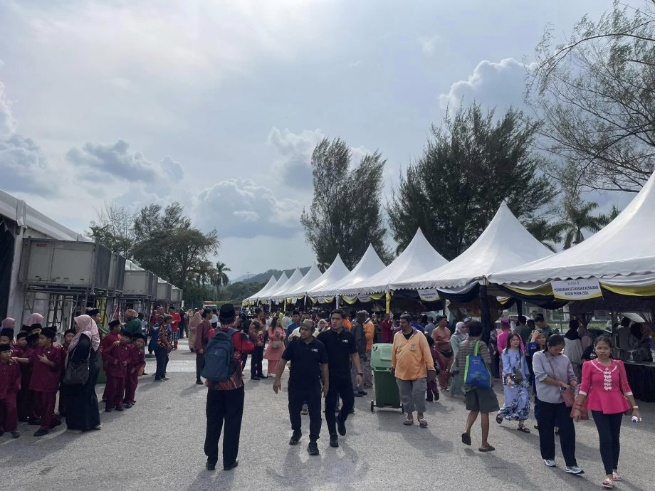 霹州政府开斋庆典  2万人次出席场面热闹