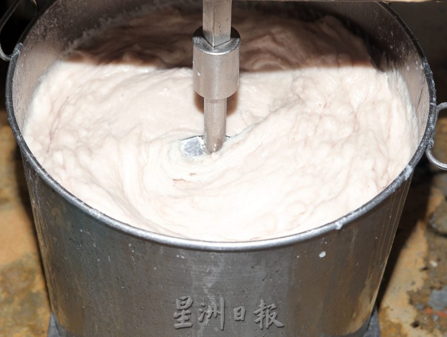 霹：12日见报／封底主文／【它的诞生】/ 鱼旦
