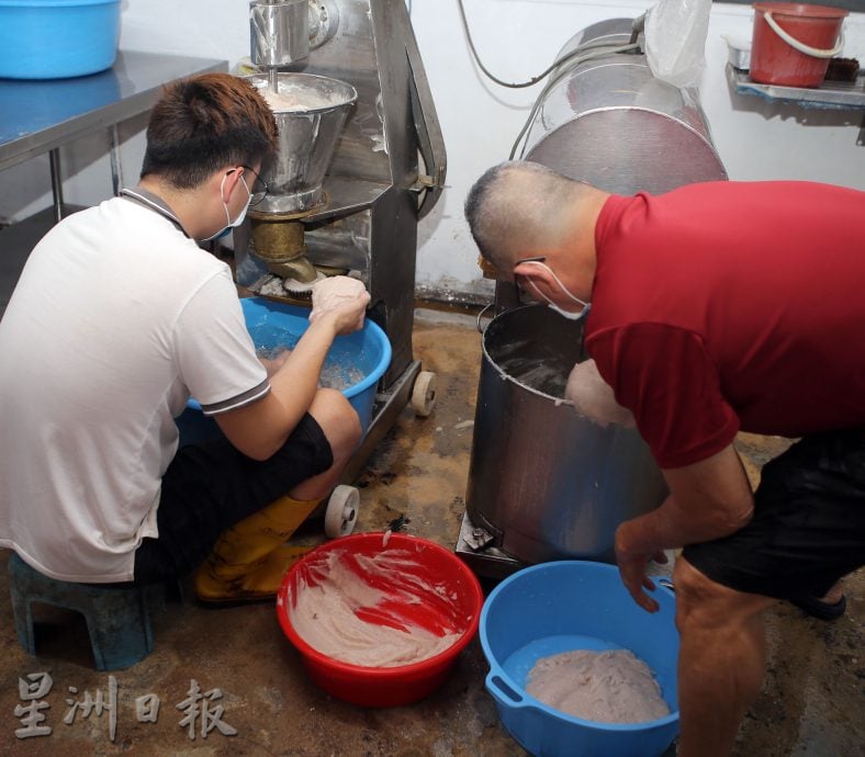 霹：12日见报／封底主文／【它的诞生】/ 鱼旦