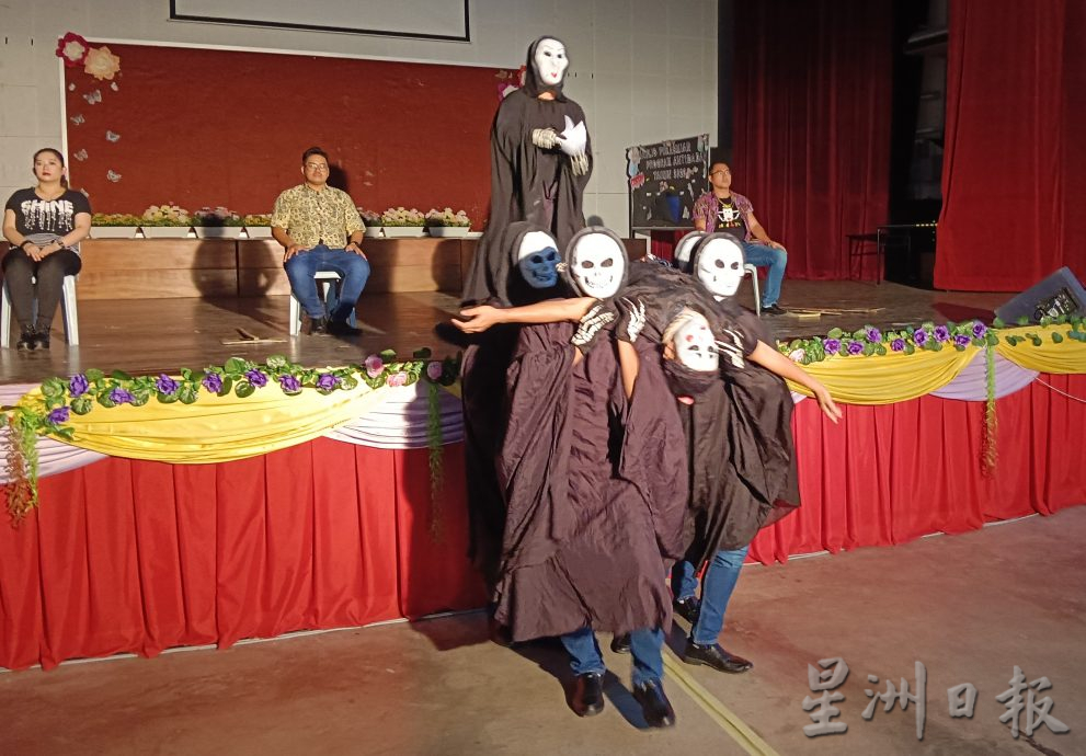 霹:学子版头/霹雳女中“情有毒终”反毒活动