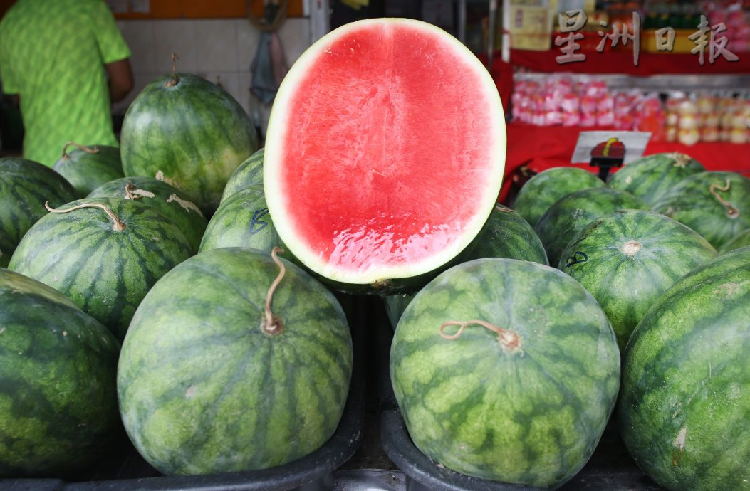 霹:未签网/第二版头/天气酷热消暑解渴 西瓜木瓜热销