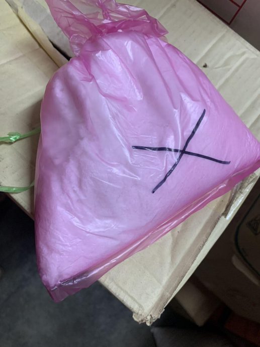 顾客买盐 员工误给清洁剂!怕顾客中毒 雪州杂货店急找人