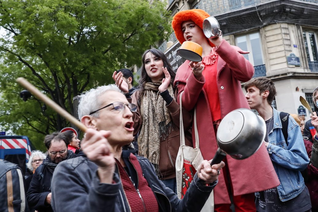 马克龙:理解民众“愤怒” 但强调退休制度改革的必要性