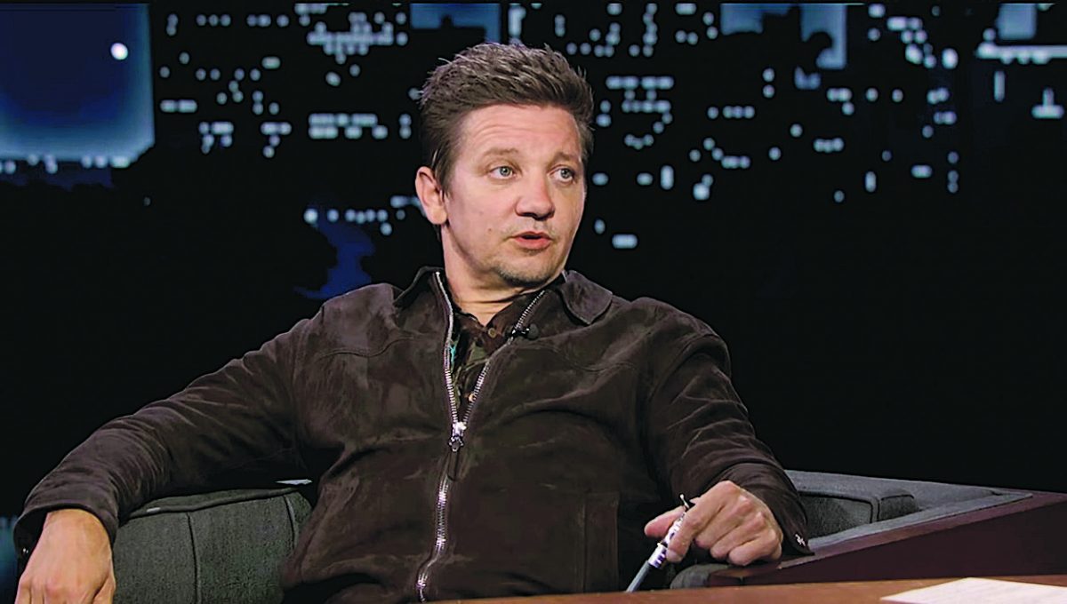 鹰眼撑拐杖上节目秀舞姿  曝瘦20磅成功戒烟