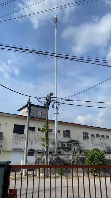 黄彩仪:出现在怡卫星市东是智能电表杆 而非电讯柱