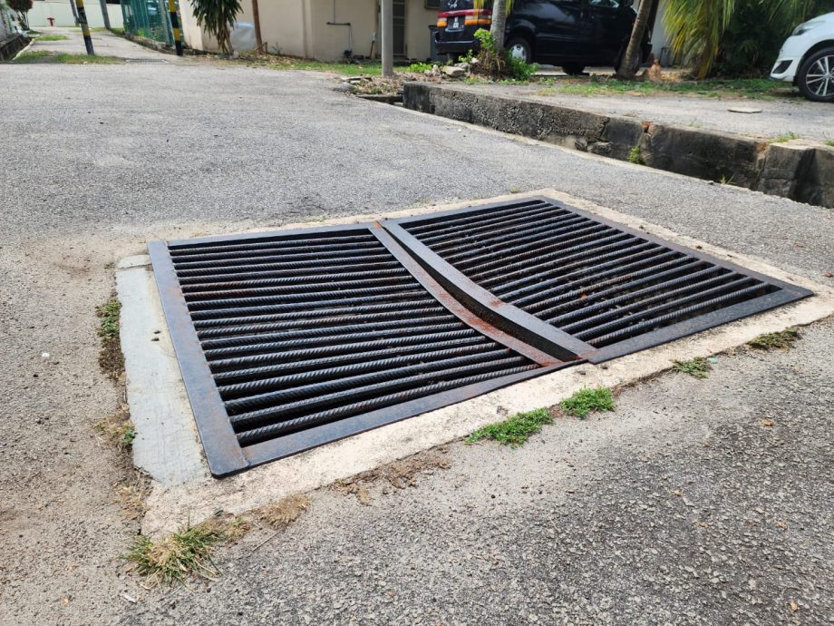 （古城封面副文）地下排水道疑没维护水土流失，导致路面下沉道路破洞沟渠坍塌